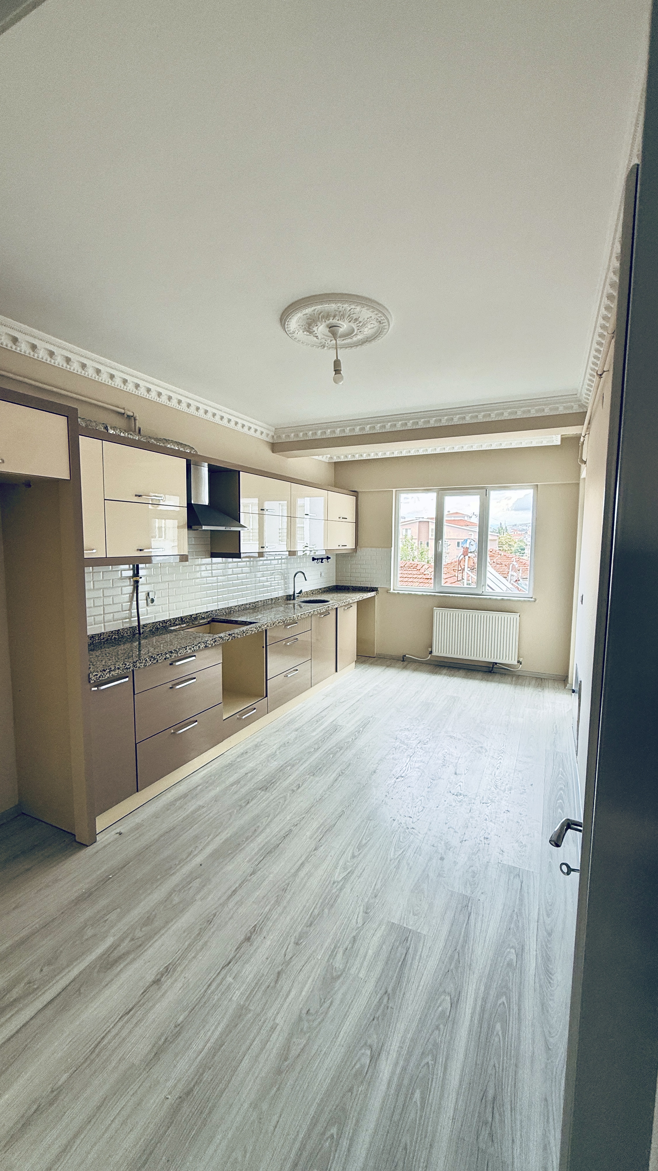 Burdur Merkez Bağlar Mahallesinde geniş kiralık lüks daire
