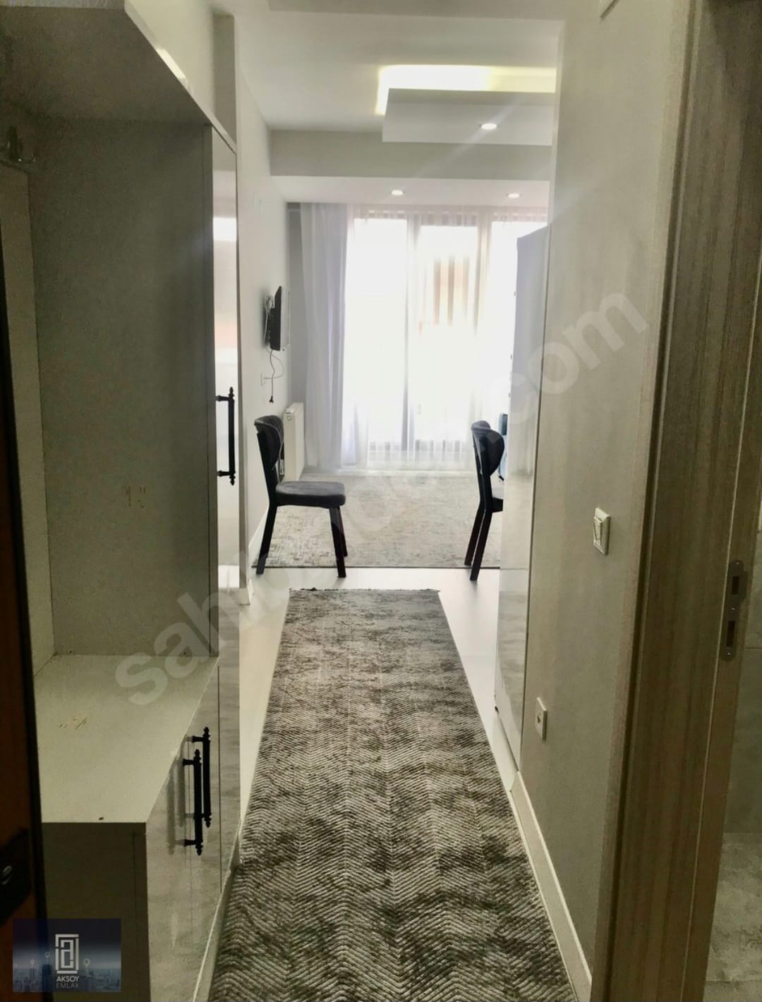 Burdur Merkez Kışla Caddesi üzerinde kiralık lüks eşyalı 1+1 asansörlü daire
