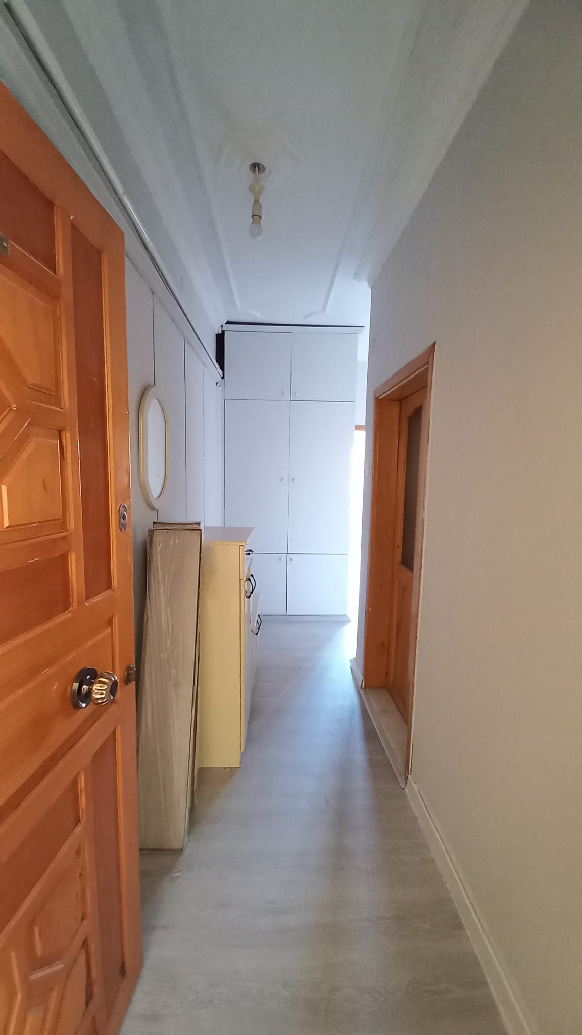 Burdur Merkez Burç Mahallesi Migros karşısında kiralık eşyasız 2+1 geniş daire