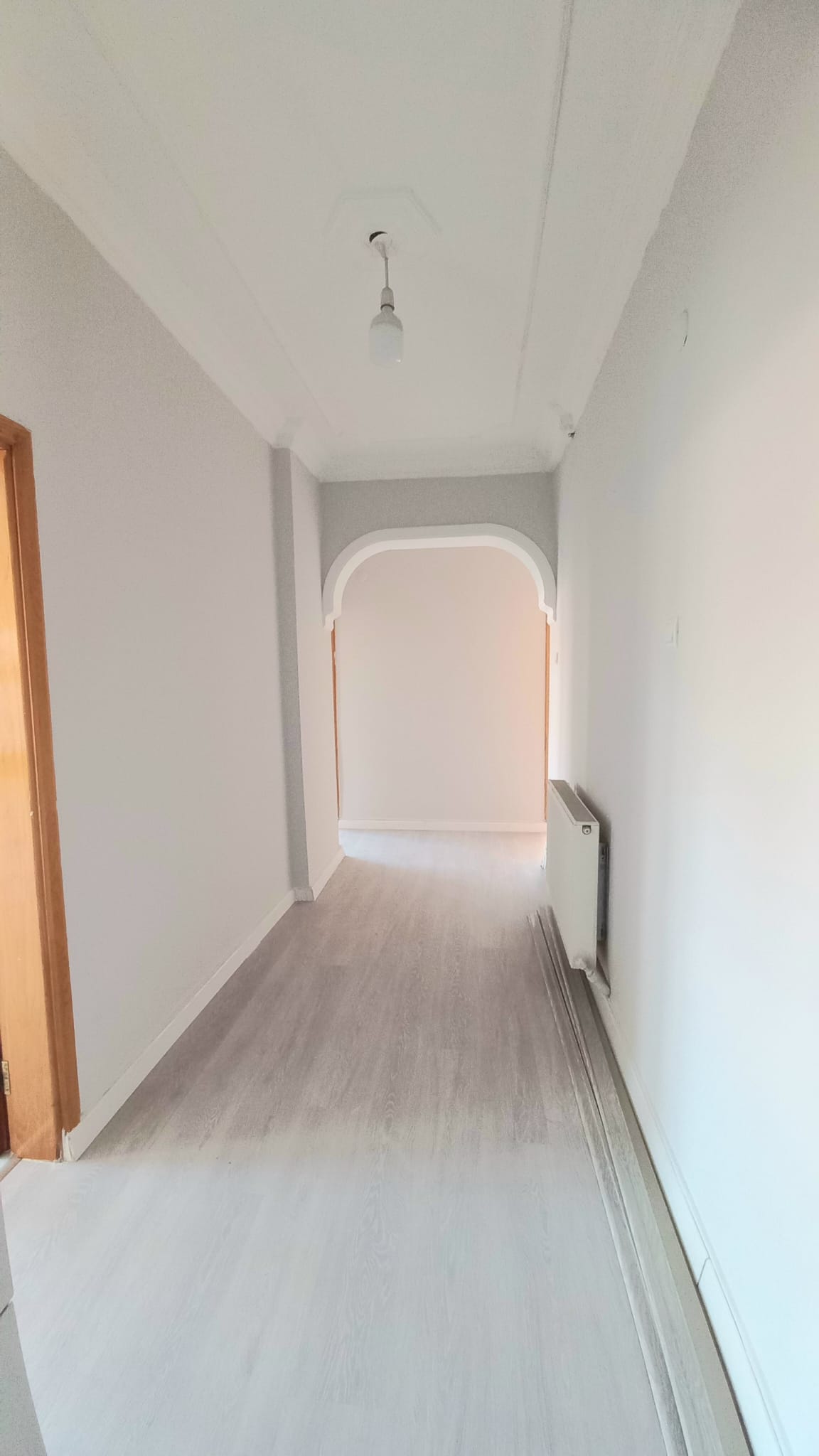 Burdur Merkez Burç Mahallesi Migros karşısında kiralık eşyasız 2+1 geniş daire