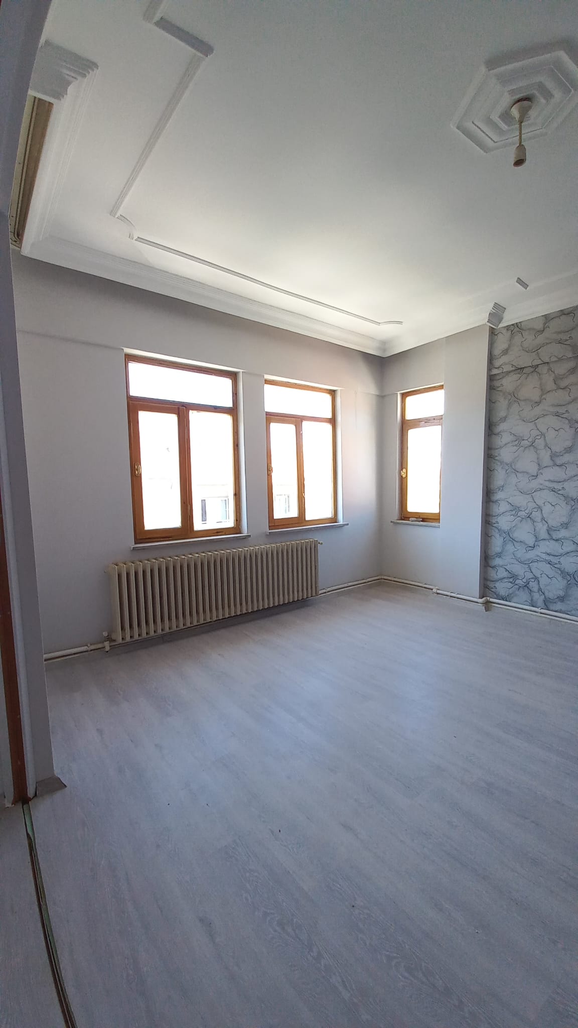 Burdur Merkez Burç Mahallesi Migros karşısında kiralık eşyasız 2+1 geniş daire — 9
