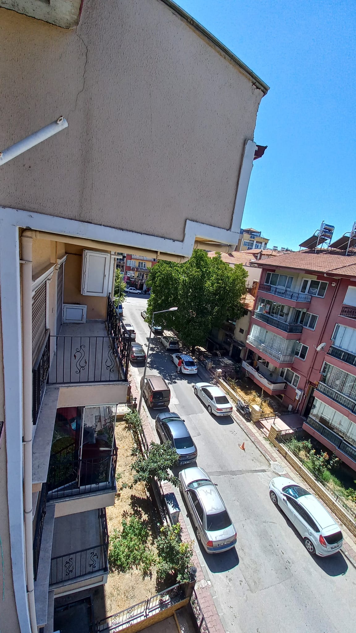 Burdur Merkez Burç Mahallesi Migros karşısında kiralık eşyasız 2+1 geniş daire — 11
