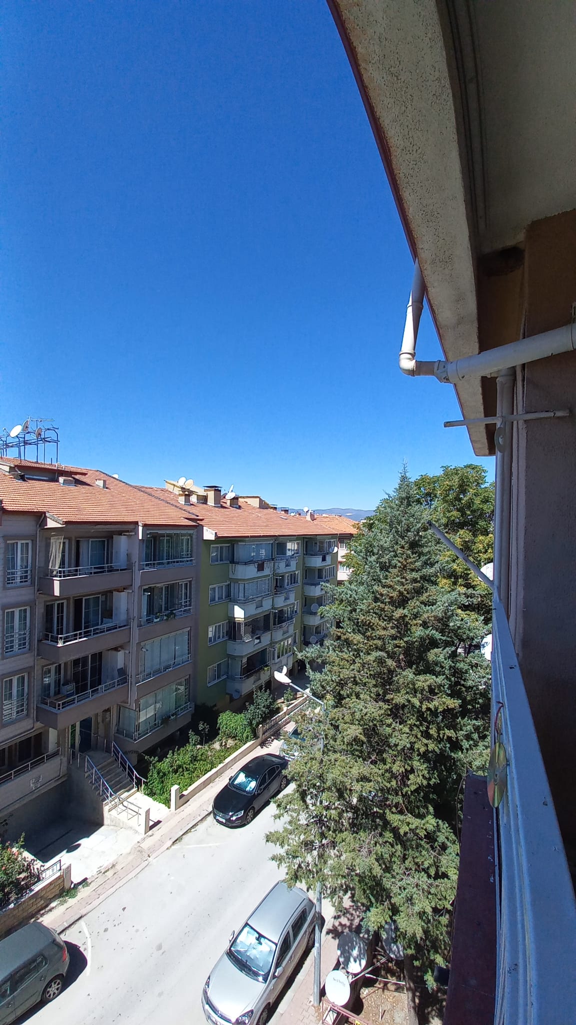 Burdur Merkez Burç Mahallesi Migros karşısında kiralık eşyasız 2+1 geniş daire — 13