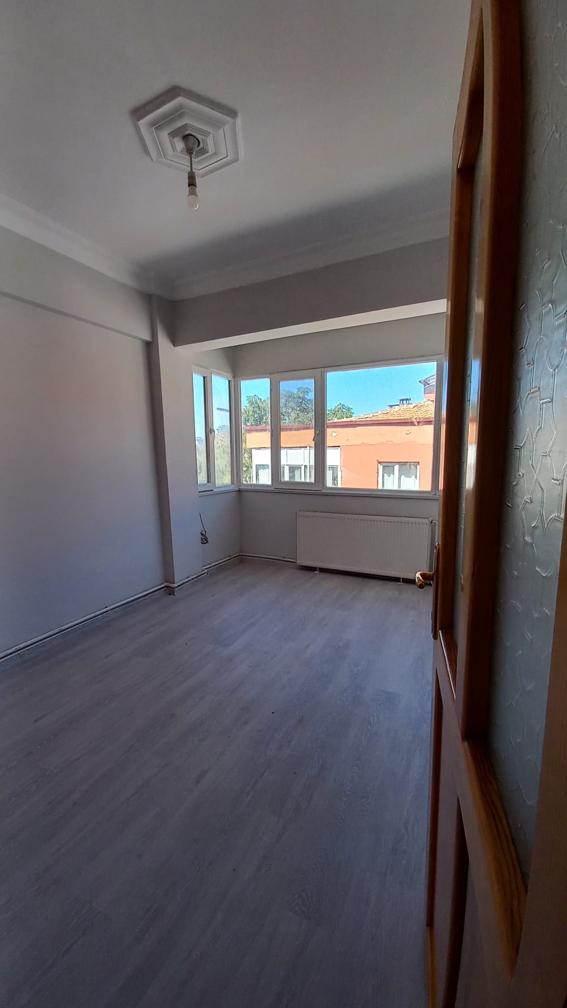 Burdur Merkez Burç Mahallesi Migros karşısında kiralık eşyasız 2+1 geniş daire — 16