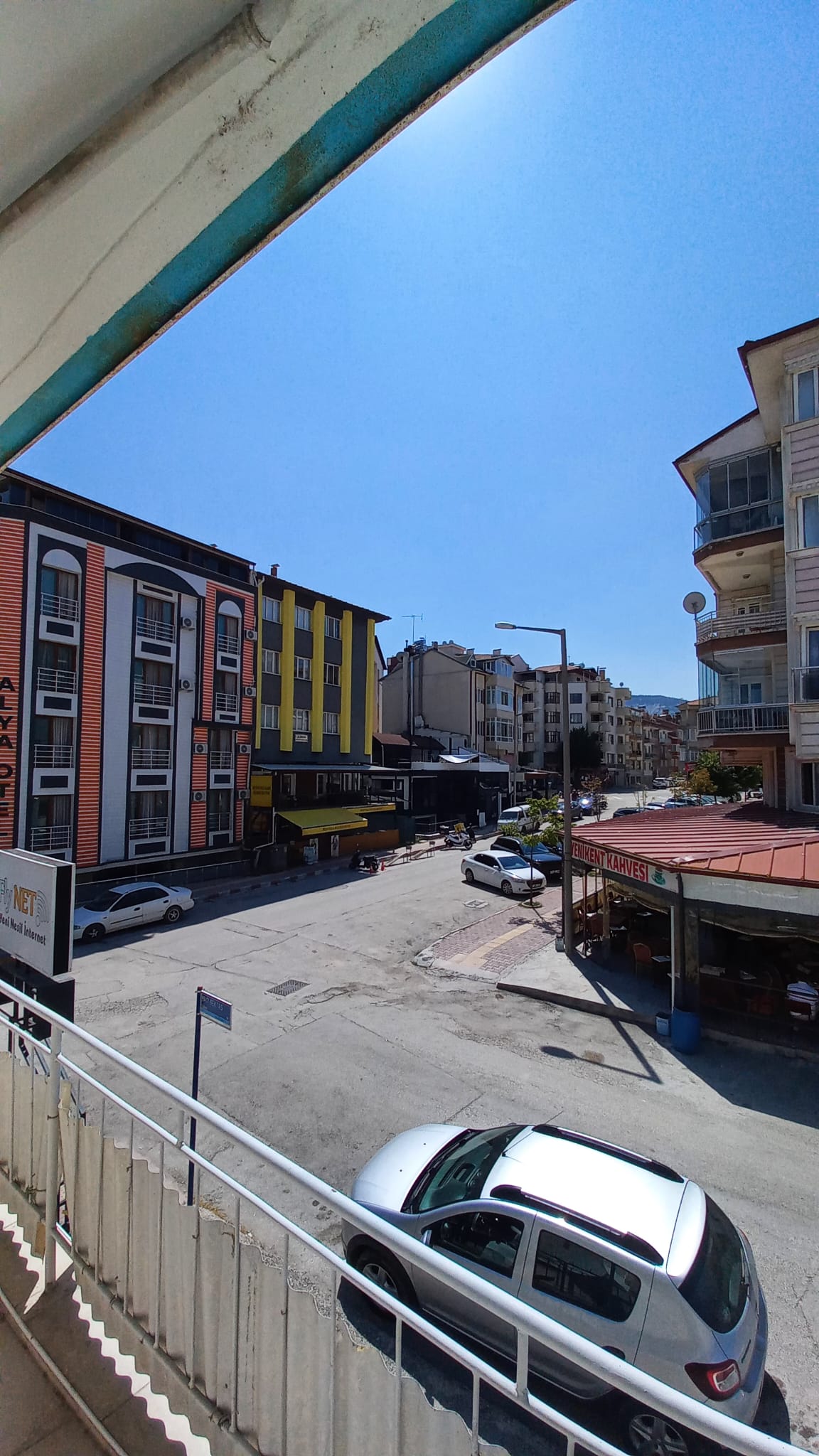 Burdur Merkez Burç Mahallesi çarşı içinde, klimalı, panjurlu kiralık  2+1 eşyasız daire