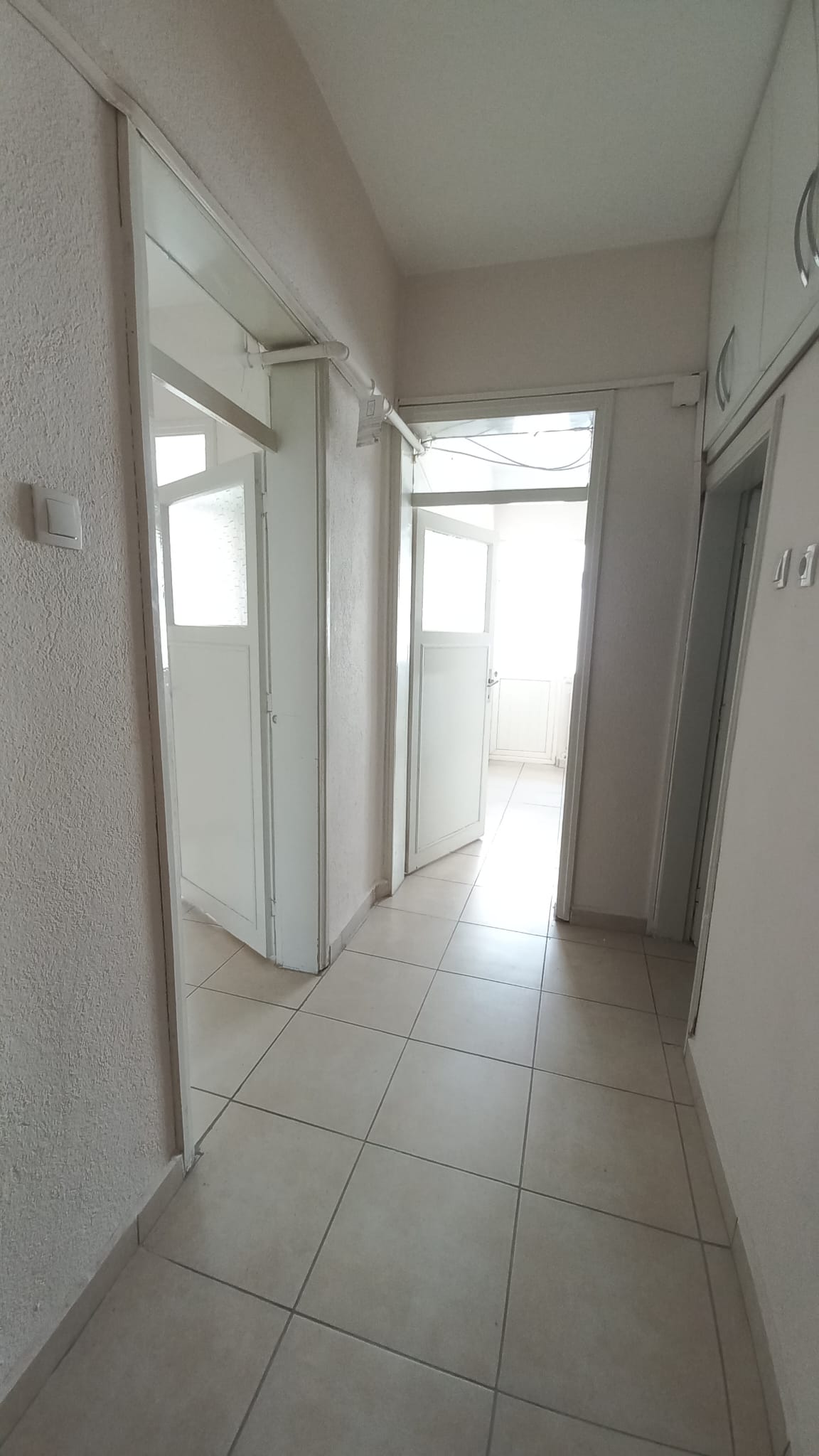 Burdur Merkez Burç Mahallesi çarşı içinde, klimalı, panjurlu kiralık  2+1 eşyasız daire