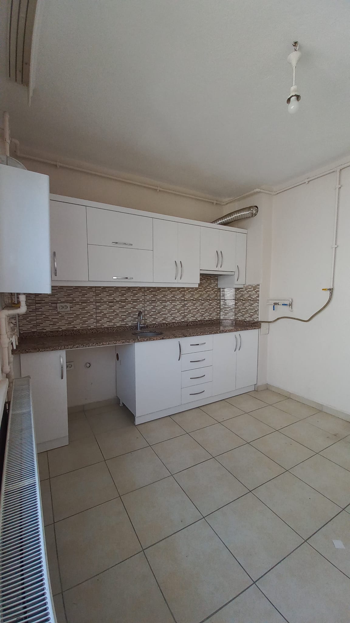 Burdur Merkez Burç Mahallesi çarşı içinde, klimalı, panjurlu kiralık  2+1 eşyasız daire — 8