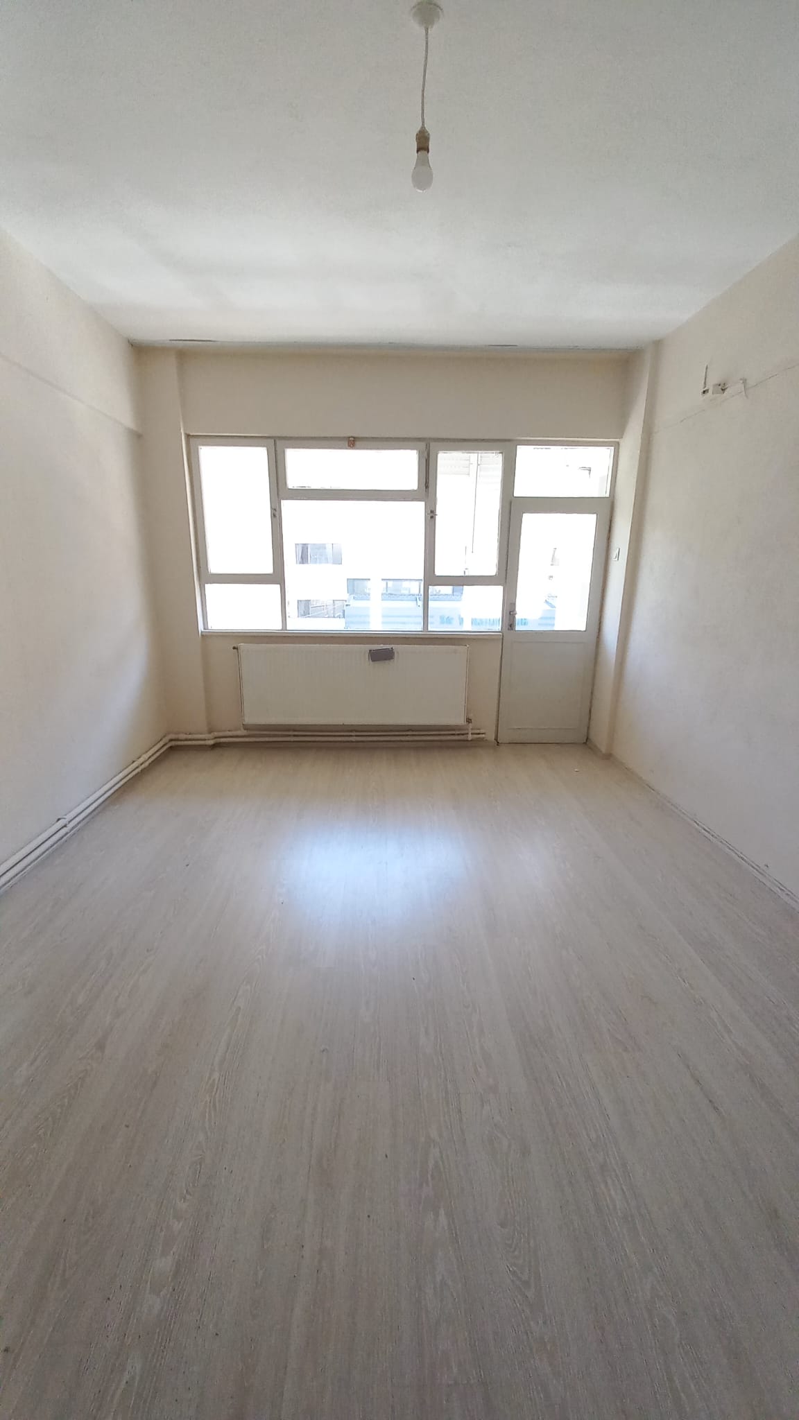Burdur Merkez Burç Mahallesi çarşı içinde, klimalı, panjurlu kiralık  2+1 eşyasız daire — 12
