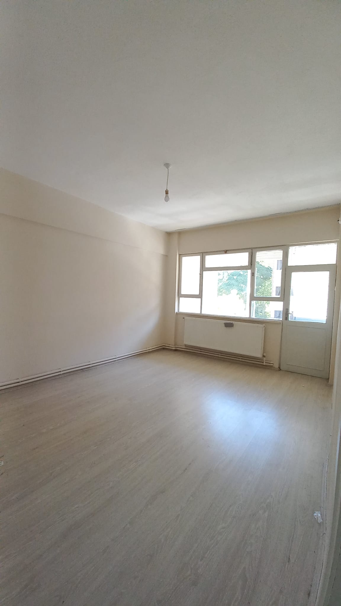 Burdur Merkez Burç Mahallesi çarşı içinde, klimalı, panjurlu kiralık  2+1 eşyasız daire — 13