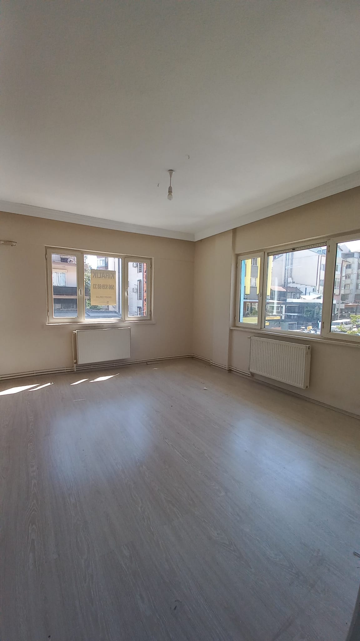 Burdur Merkez Burç Mahallesi çarşı içinde, klimalı, panjurlu kiralık  2+1 eşyasız daire — 16